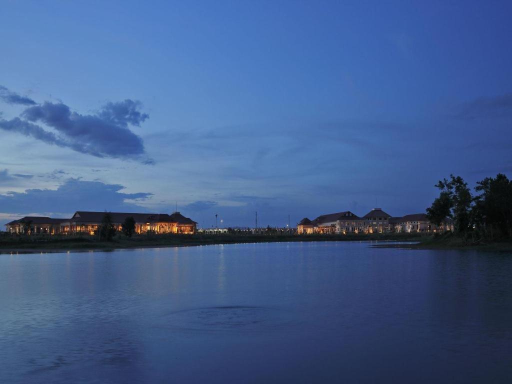 Horizon Lake View Resort Naypyidaw Ngoại thất bức ảnh