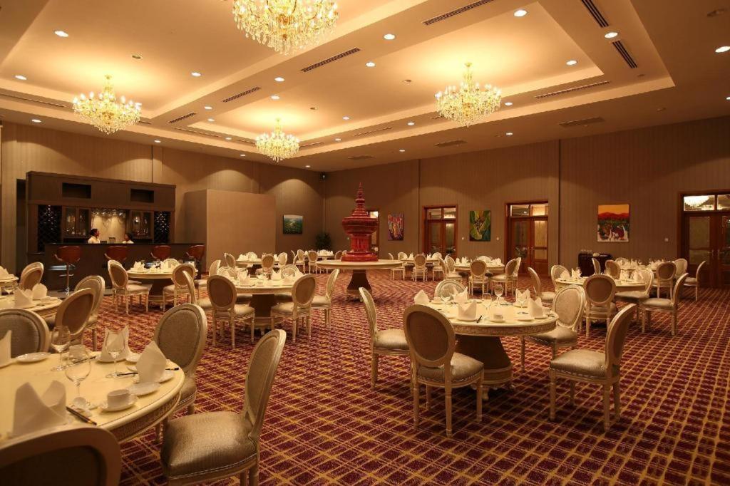 Horizon Lake View Resort Naypyidaw Ngoại thất bức ảnh
